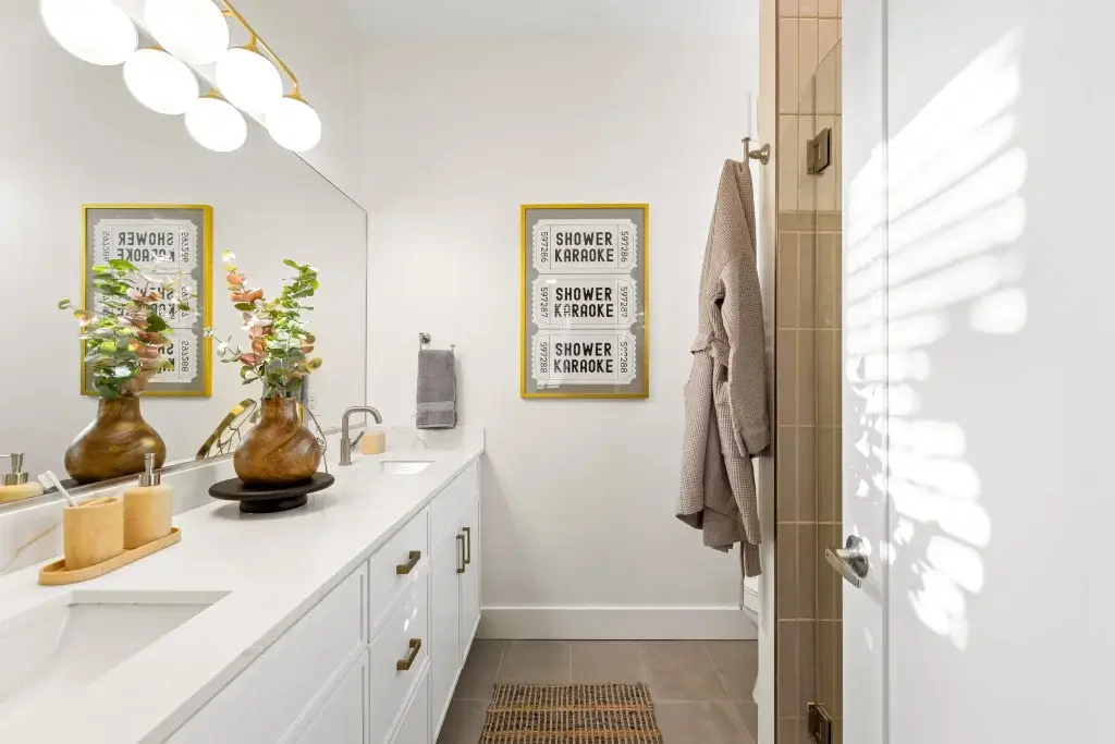 fl ankr th3 2x3 1236sqft bathroom 1650