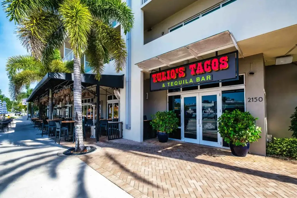 fl ankr wilton manors exterior 3