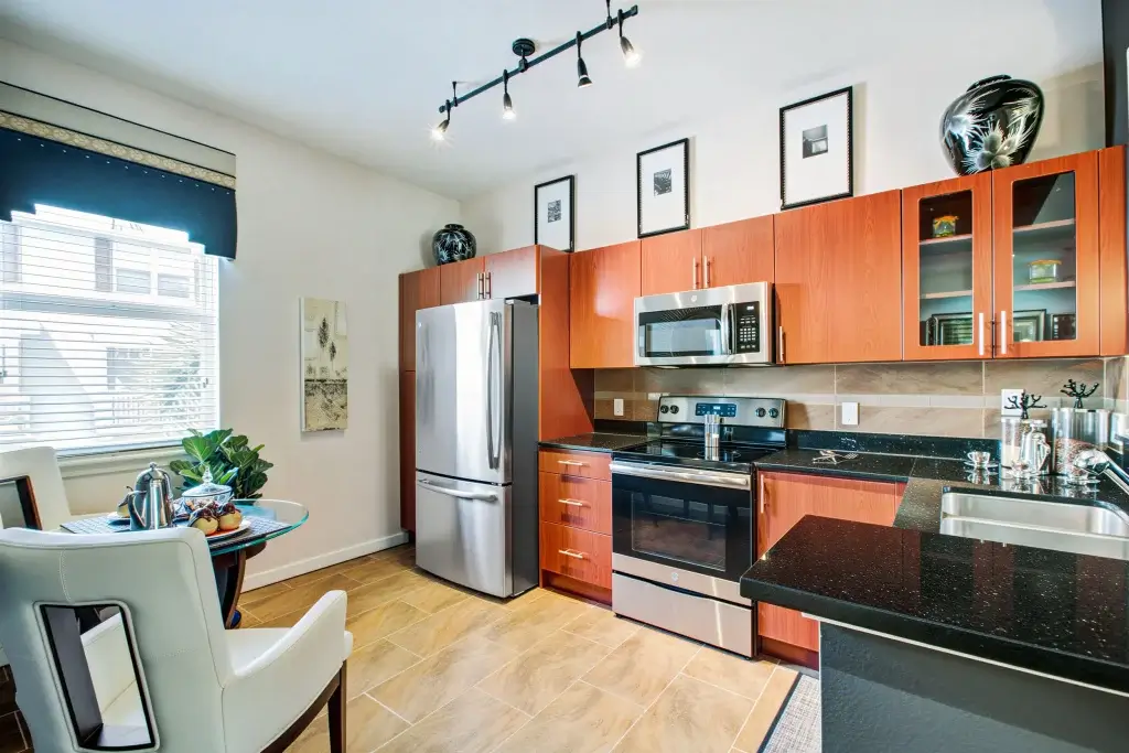 fl ankr wilton manors unit kitchen 3