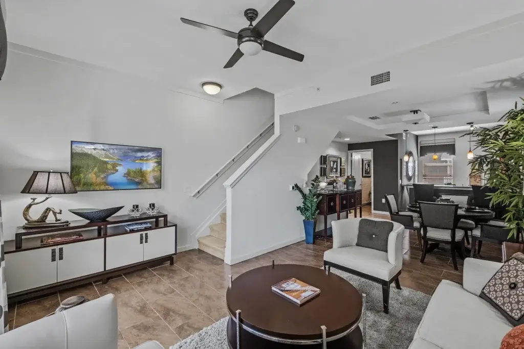 fl ankr wilton manors unit living room 2